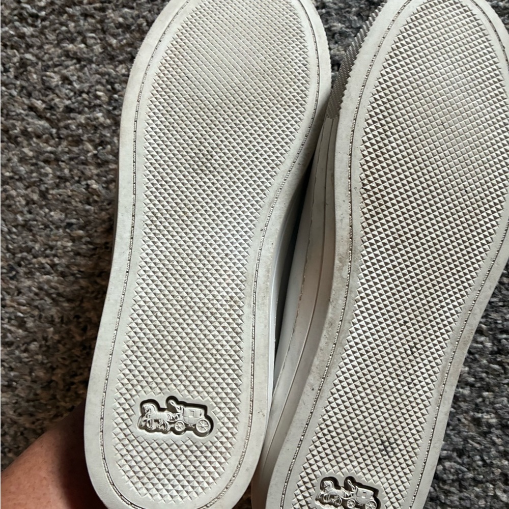 White coach tennis shoes - Picture 3 of 3